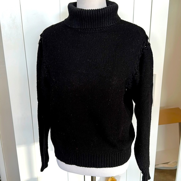 UGG Sweaters - UGG TURTLE SWEATER SIZE M
